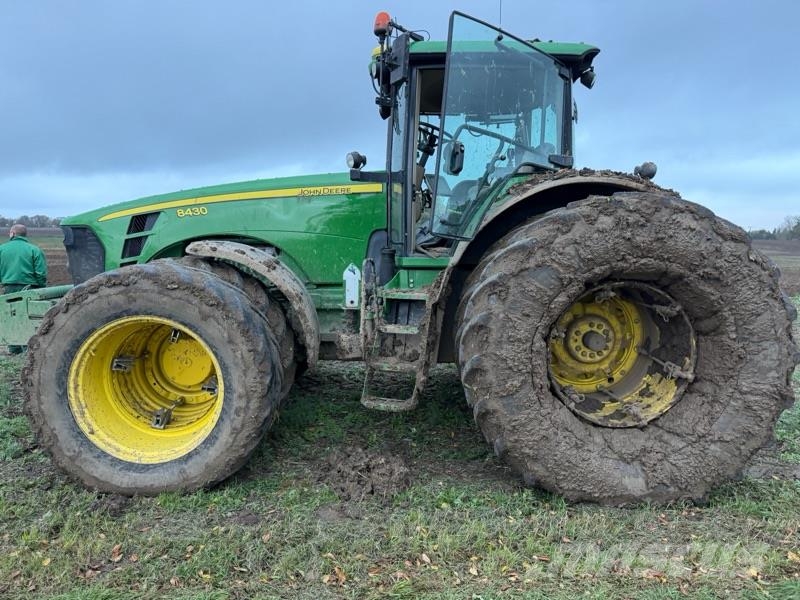 John Deere 8430 PowrShift ماكينات زراعية - غير ذلك