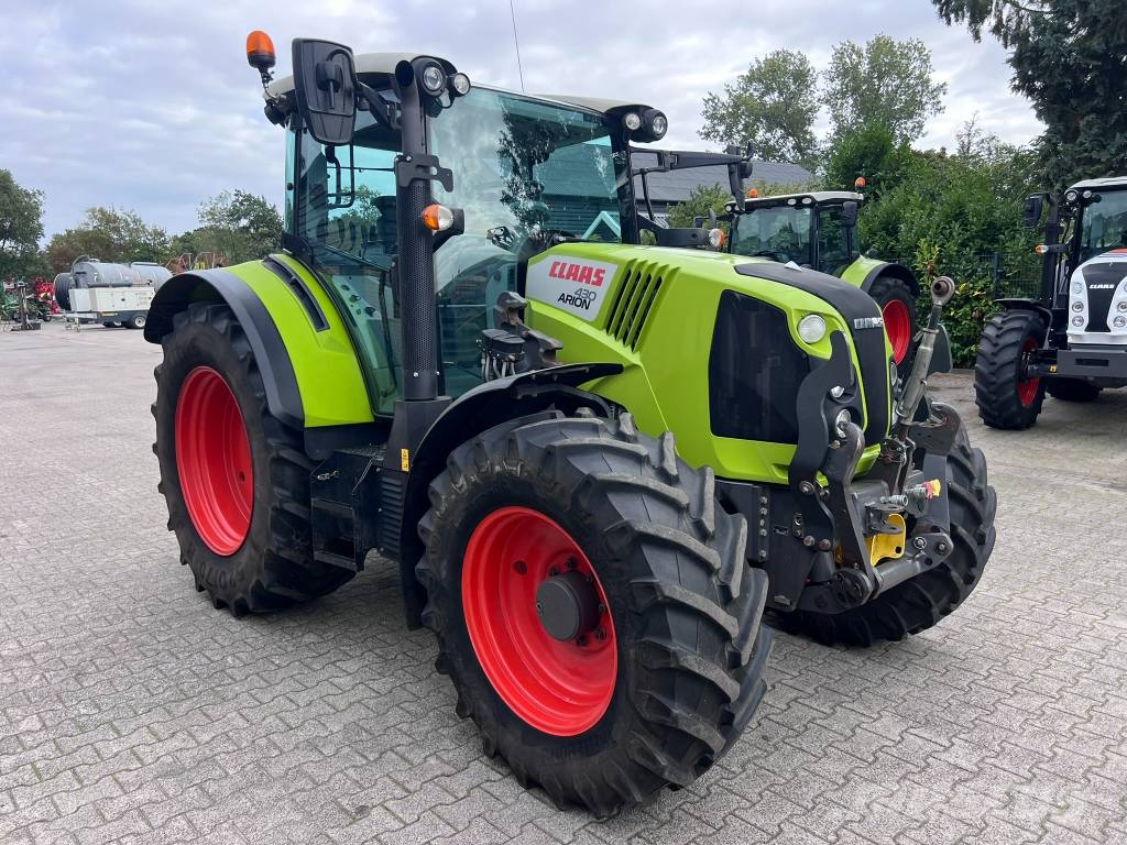 CLAAS Arion 430 Traktoriai