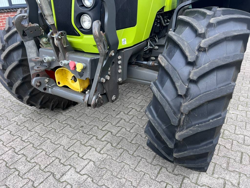 CLAAS Arion 430 Traktoriai