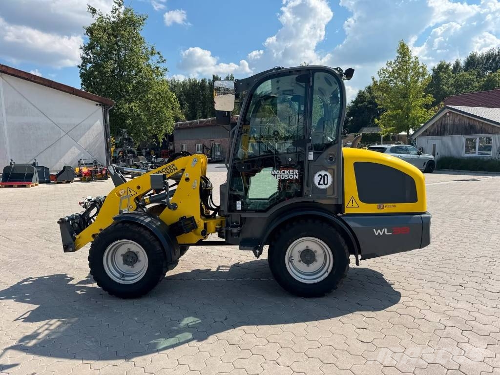 Wacker Neuson WL 38 لوادر بعجل