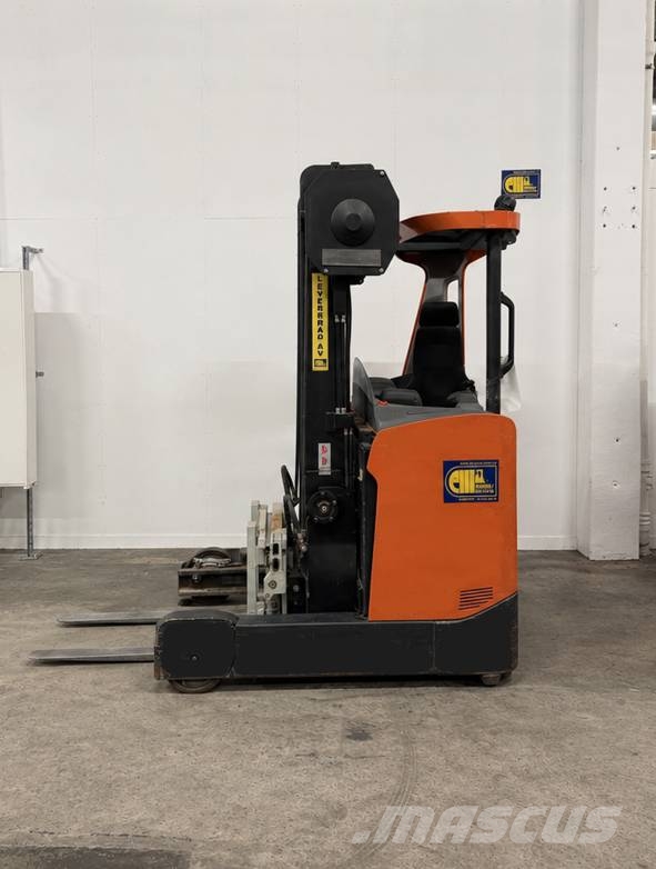 BT truck RRE200HE Schubmaststapler