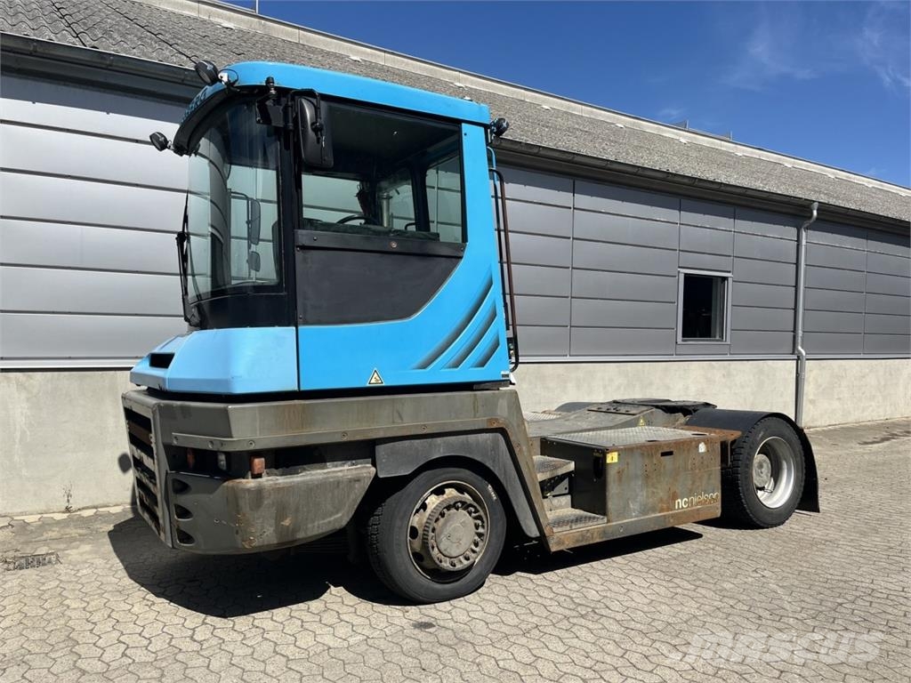 Terberg RT223 4X4 جرارات صالات المطارات
