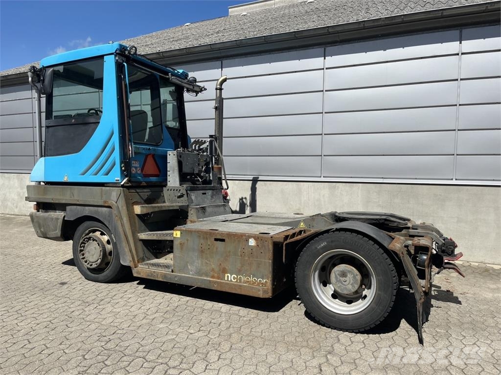 Terberg RT223 4X4 جرارات صالات المطارات