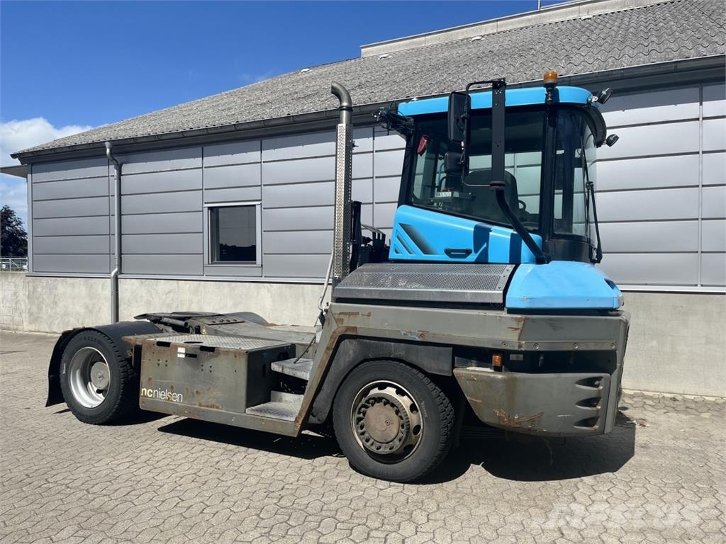 Terberg RT223 4X4 جرارات صالات المطارات