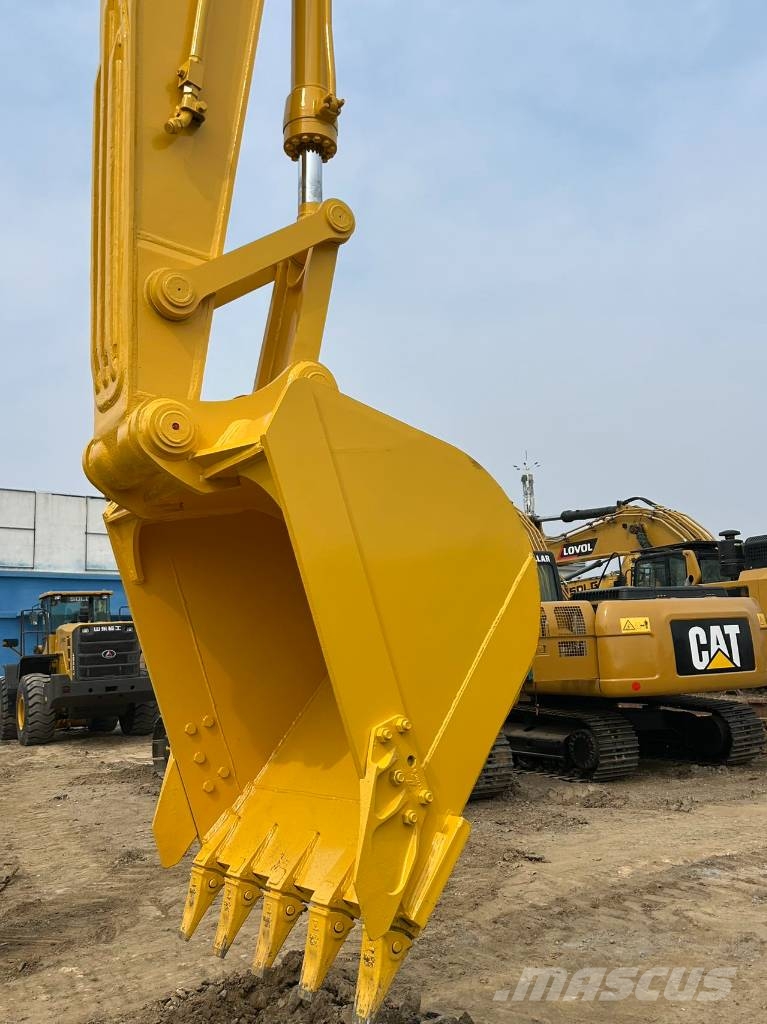 Komatsu PC 200‑8 Гусеничные экскаваторы
