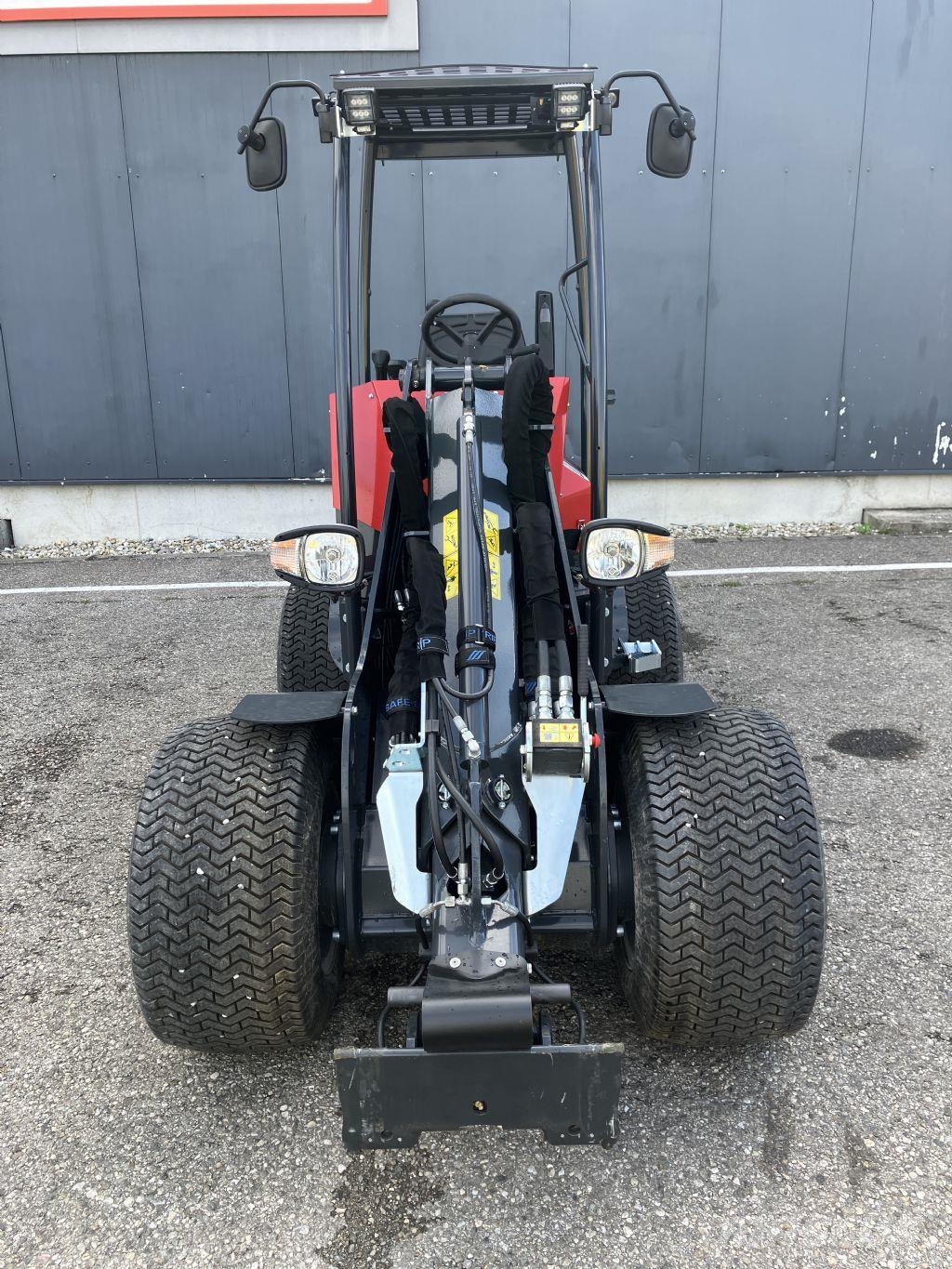 Norcar Knicklader A7240 لوادر صغيرة