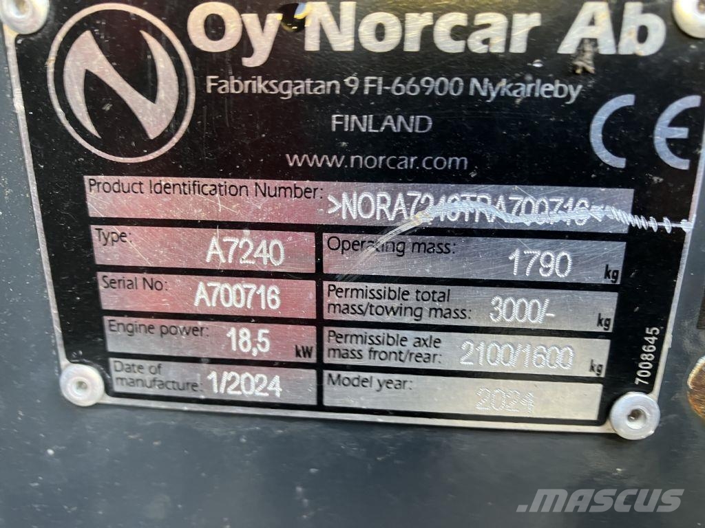 Norcar Knicklader A7240 لوادر صغيرة