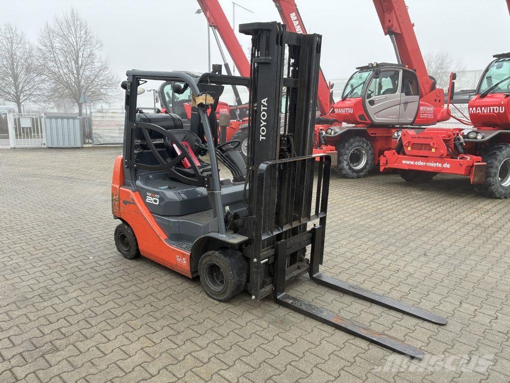 Toyota 02-8FGKF20 Περονοφόρα ανυψωτικά κλαρκ με φυσικό αέριο LPG