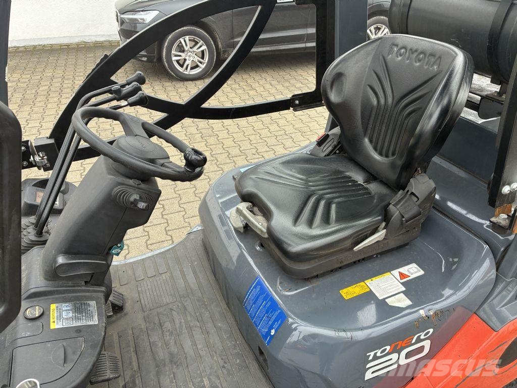 Toyota 02-8FGKF20 Περονοφόρα ανυψωτικά κλαρκ με φυσικό αέριο LPG