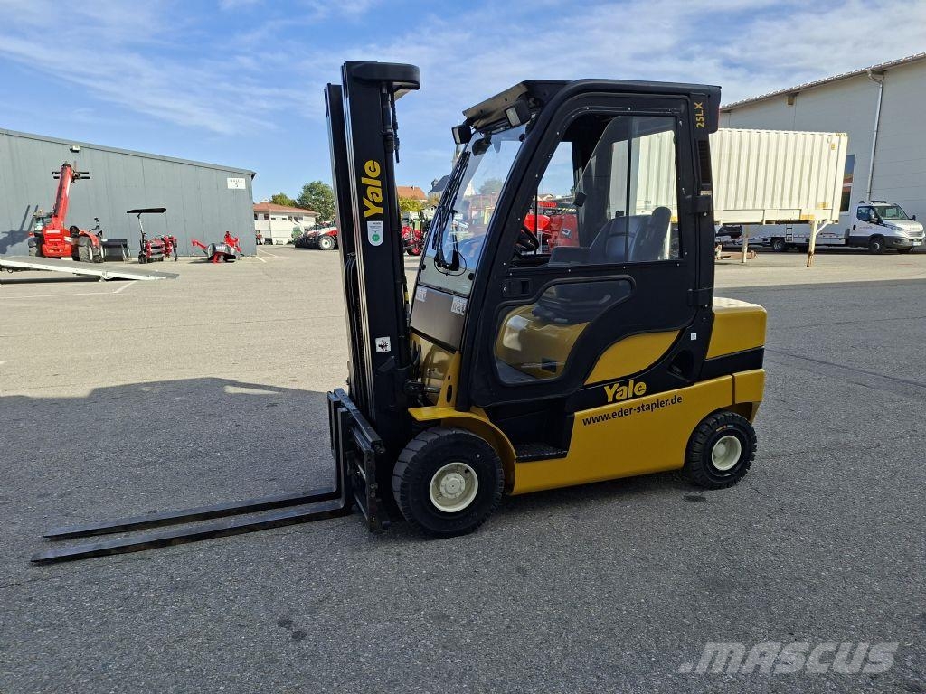 Yale GDP 25LX شاحنات الديزل