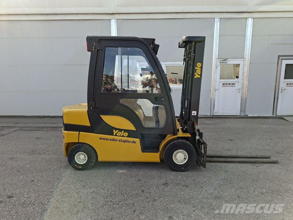 Yale GDP 25LX شاحنات الديزل