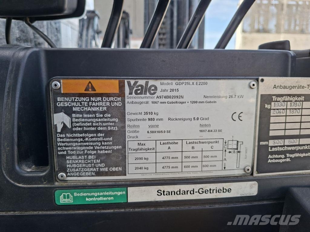 Yale GDP 25LX شاحنات الديزل