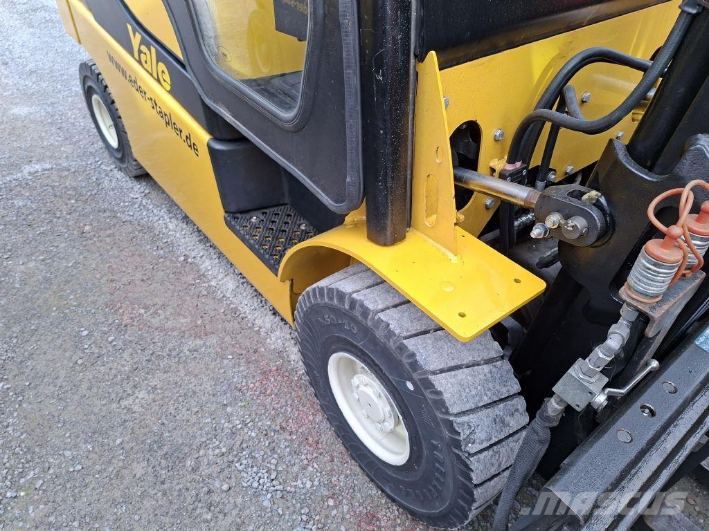 Yale GDP 25LX شاحنات الديزل
