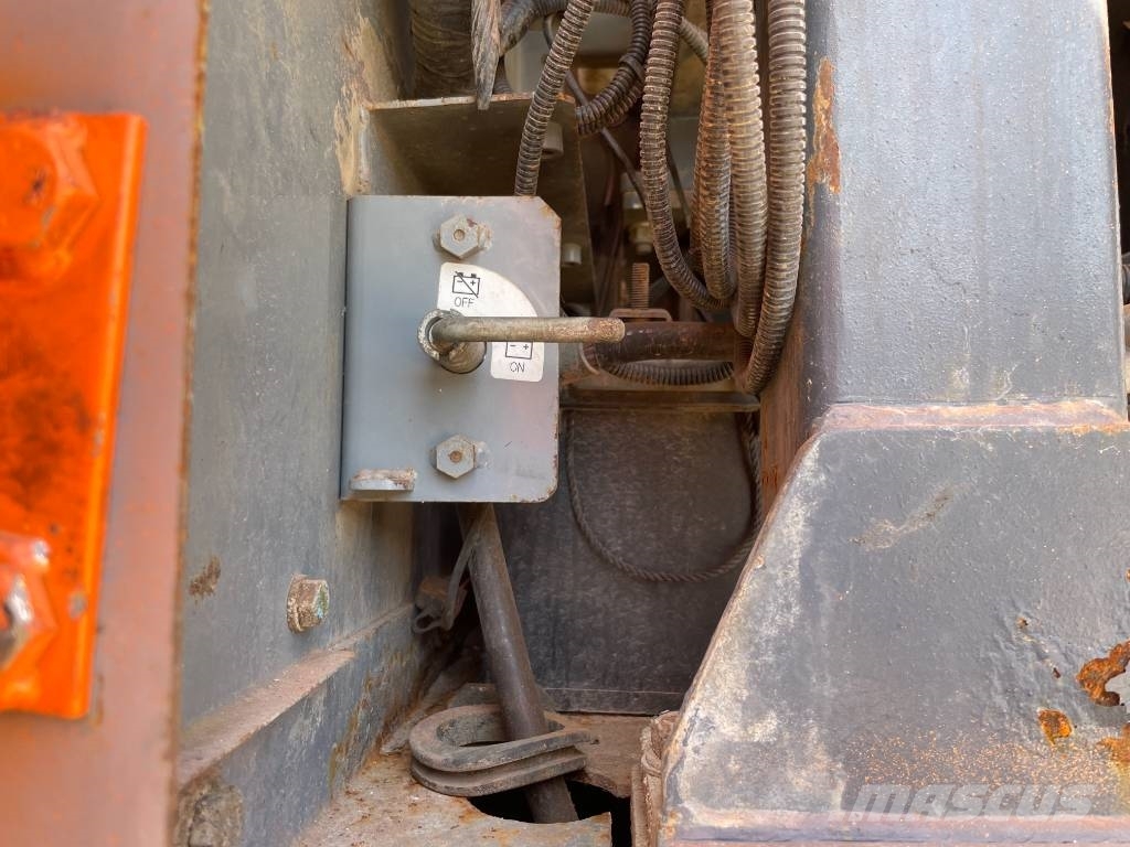 Hitachi ZX 670 LCH - 5B Bageri gusjeničari