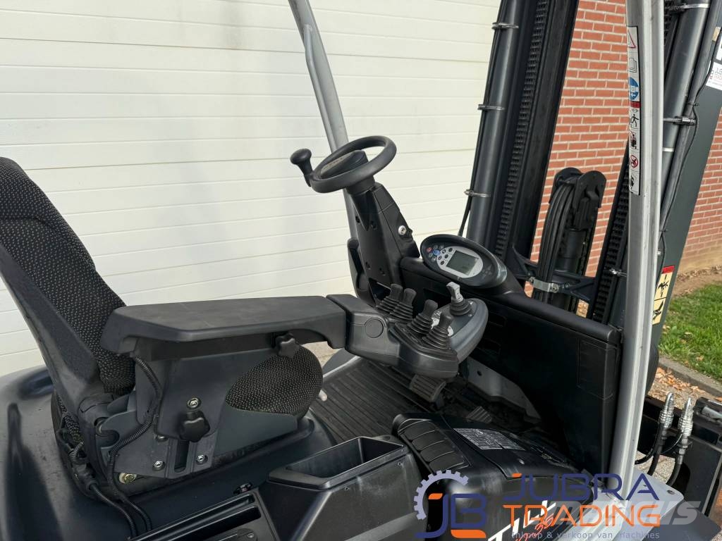 Still RX70-35 LPG forklifts