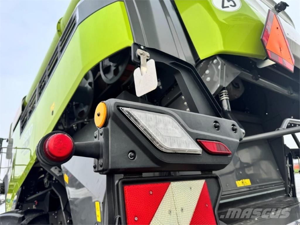 CLAAS Lexion 8900 TT Kombajni