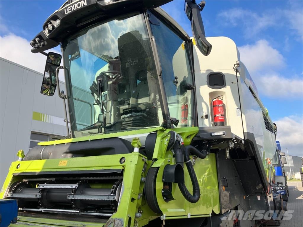 CLAAS Lexion 8900 TT Kombajni