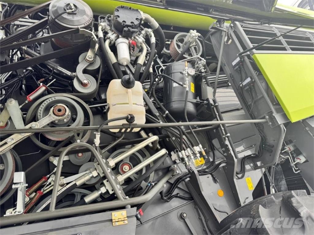 CLAAS Lexion 8900 TT Kombajni