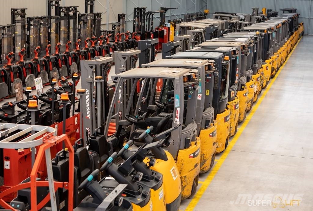 Jungheinrich ERC214 Stand-in stackers