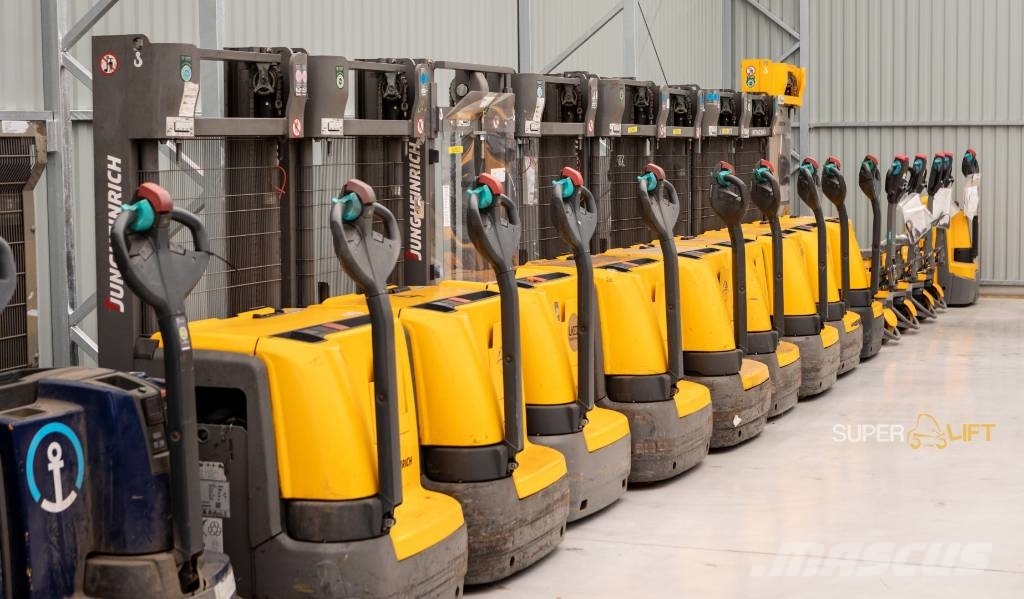 Jungheinrich ERC214 Stand-in stackers