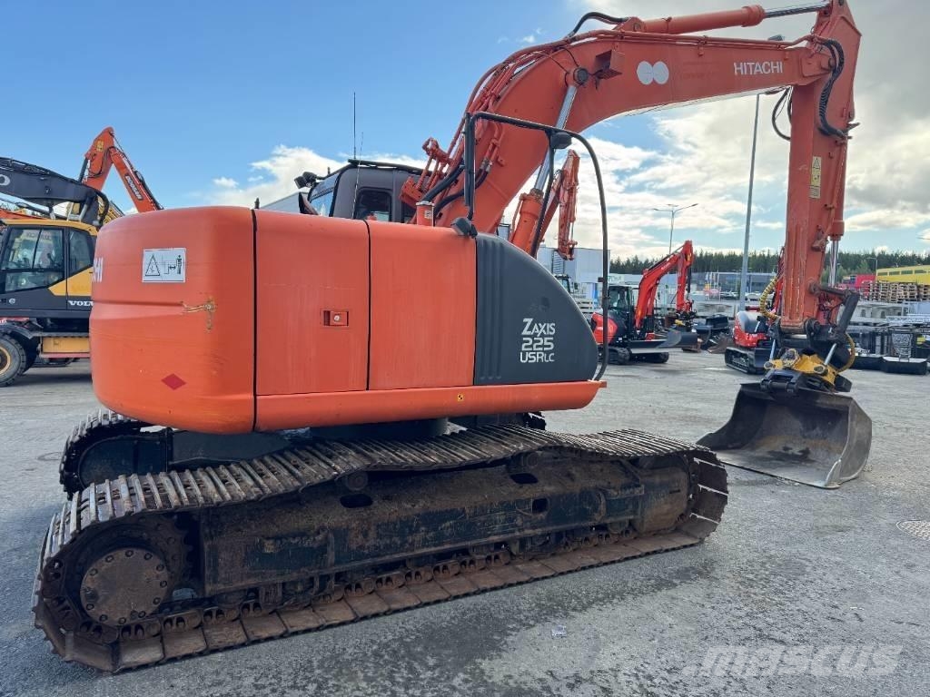 Hitachi ZX225USR PYÖRITTÄJÄLLÄ Crawler excavators