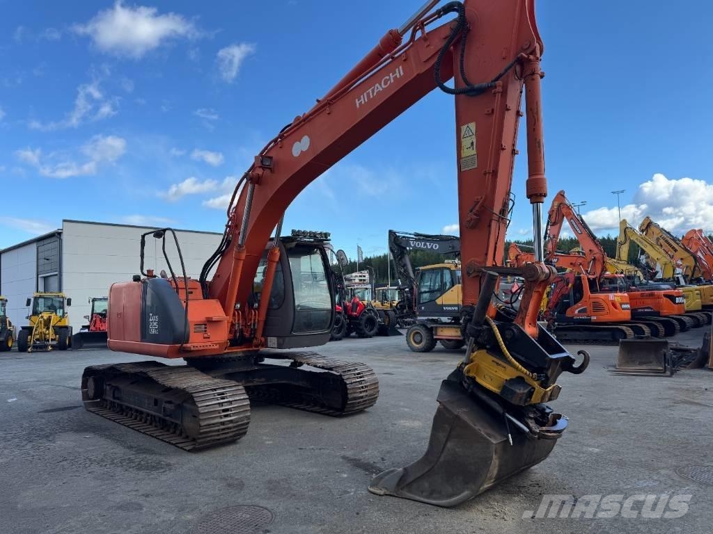 Hitachi ZX225USR PYÖRITTÄJÄLLÄ Crawler excavators