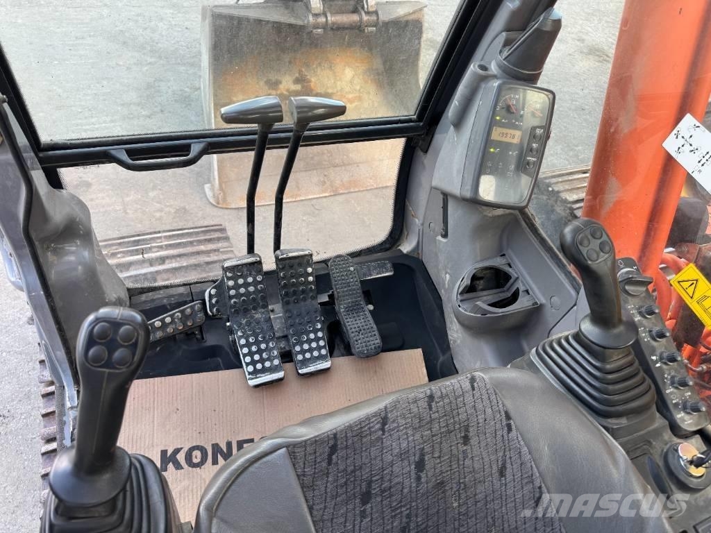 Hitachi ZX225USR PYÖRITTÄJÄLLÄ Crawler excavators