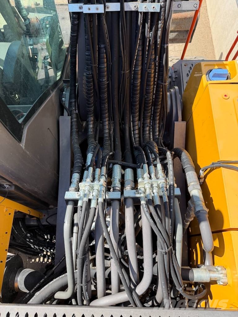 Volvo EW 220 E EW220 - EW 180 - EW 200 حفارات بعجل