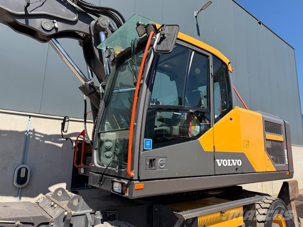Volvo EW 220 E EW220 - EW 180 - EW 200 حفارات بعجل