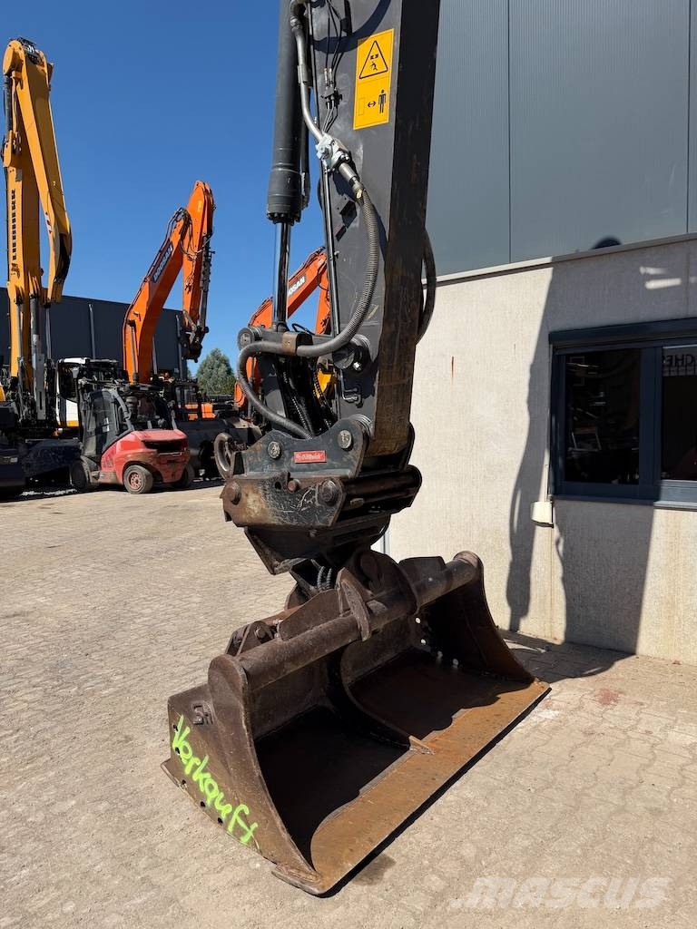 Volvo EW 220 E EW220 - EW 180 - EW 200 حفارات بعجل