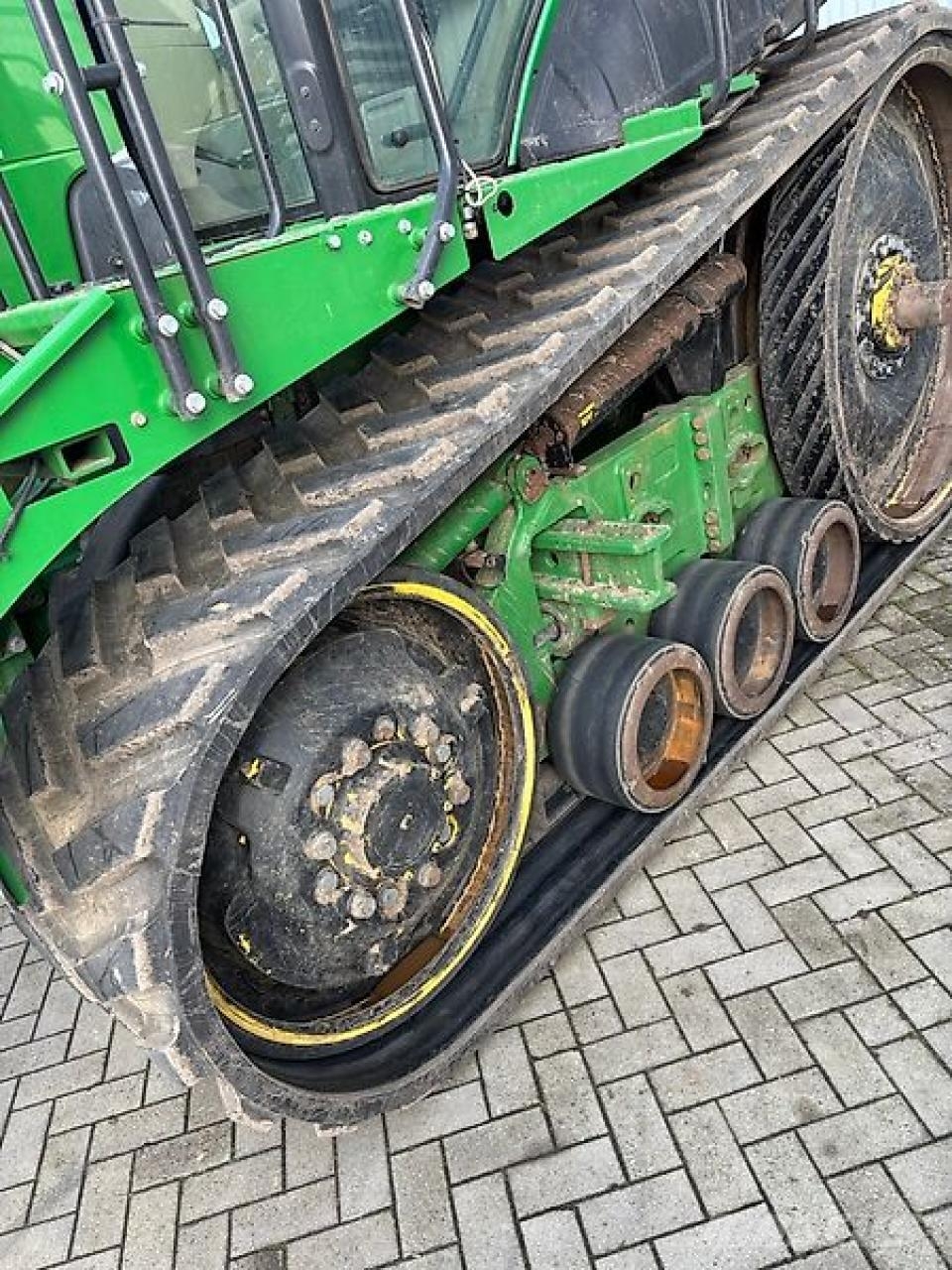 John Deere 8320RT Tractors