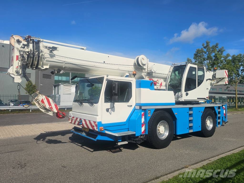 Liebherr LTM 1040-2.1 All-Terrain-Krane