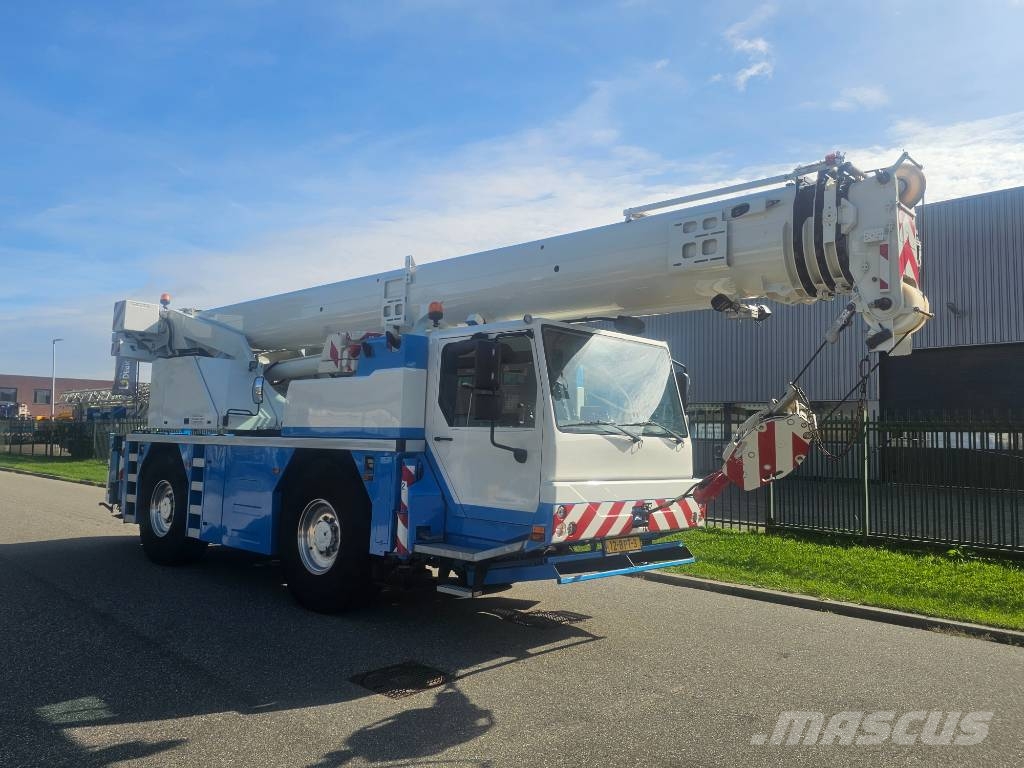 Liebherr LTM 1040-2.1 All-Terrain-Krane