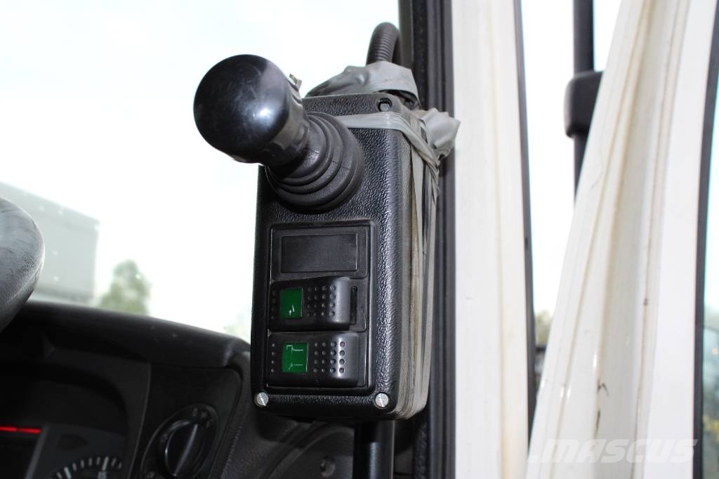Mercedes-Benz Atego 1524 Lakaisukoneet