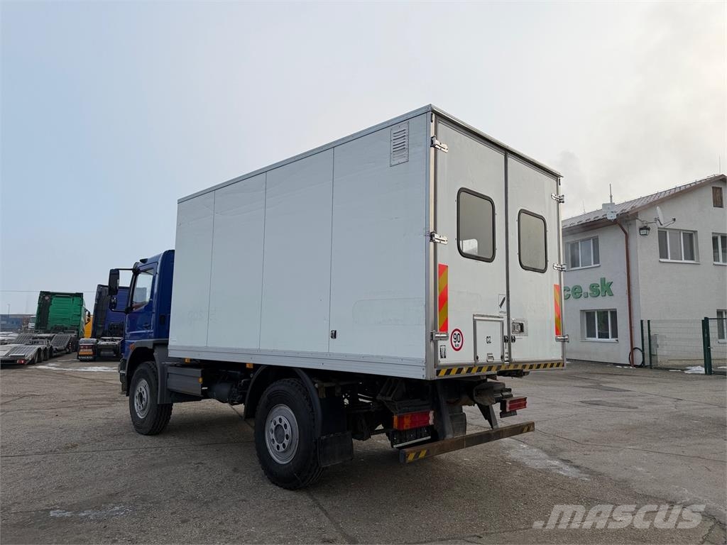 Mercedes-Benz Atego VIN 013 商务面包车