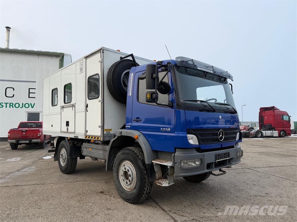 Mercedes-Benz Atego VIN 013 商务面包车