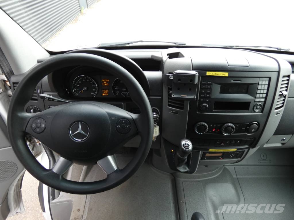 Mercedes-Benz Sprinter 516 شاحنات ذات هيكل صندوقي