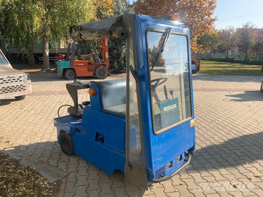 Nissan HT01 V-2567 EO Airport equipment