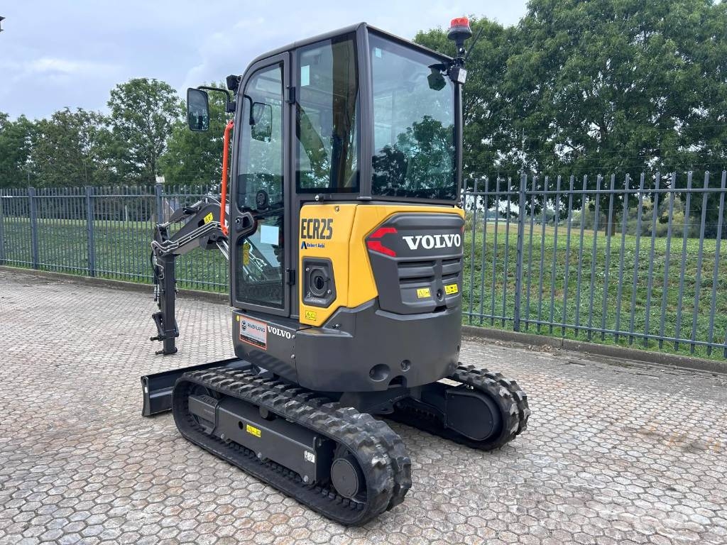 Volvo ECR25 Electric – 100% Electric Compact Excavator Minigraafmachines < 7t