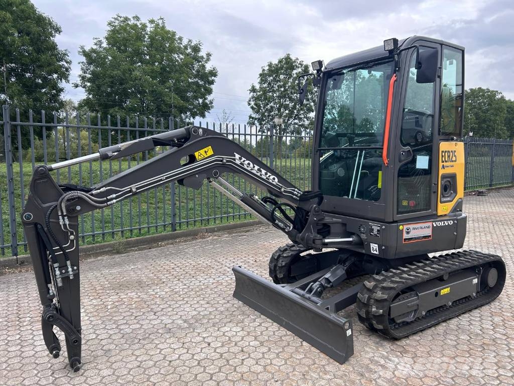 Volvo ECR25 Electric – 100% Electric Compact Excavator Minigraafmachines < 7t
