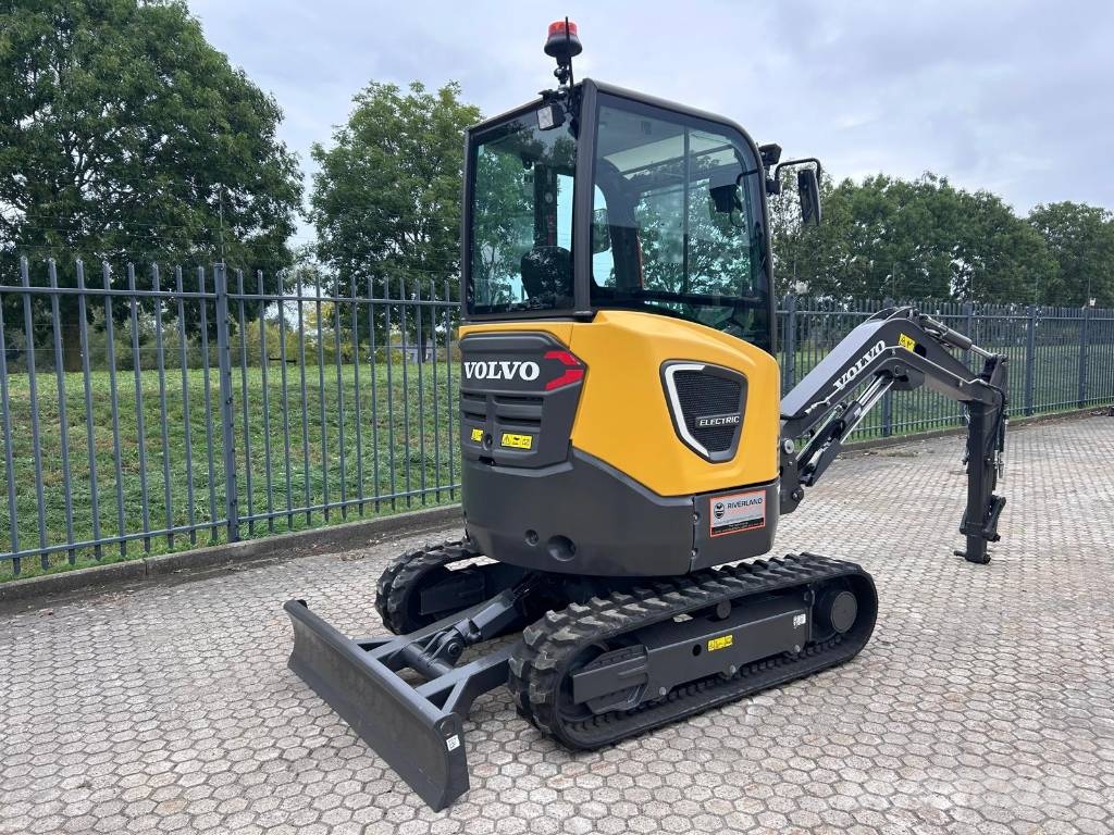 Volvo ECR25 Electric – 100% Electric Compact Excavator Minigraafmachines < 7t