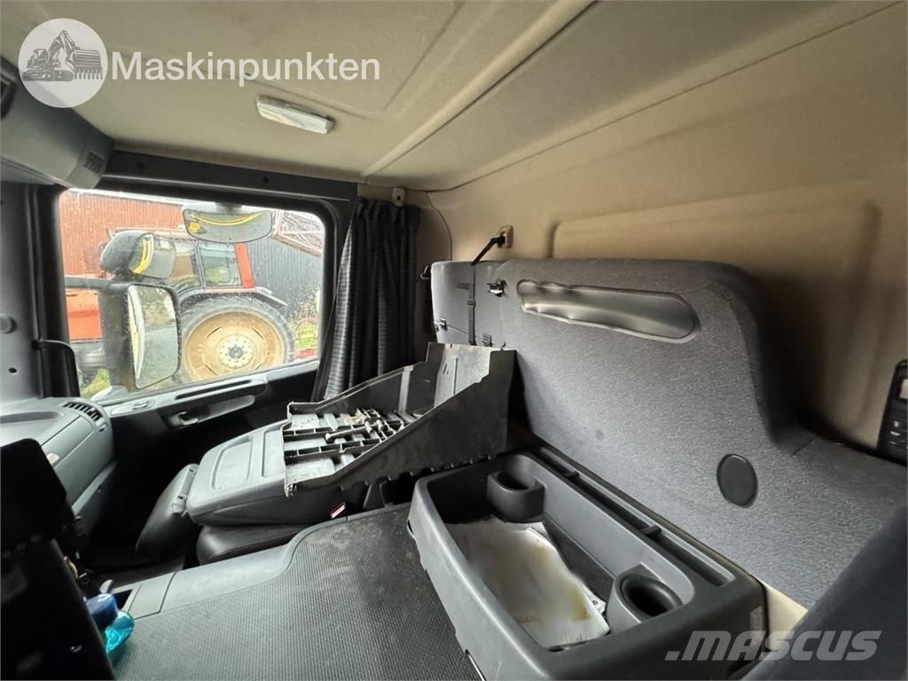 Scania P270DB4X2MLB Skåpbilar Kyl/Frys/Värme