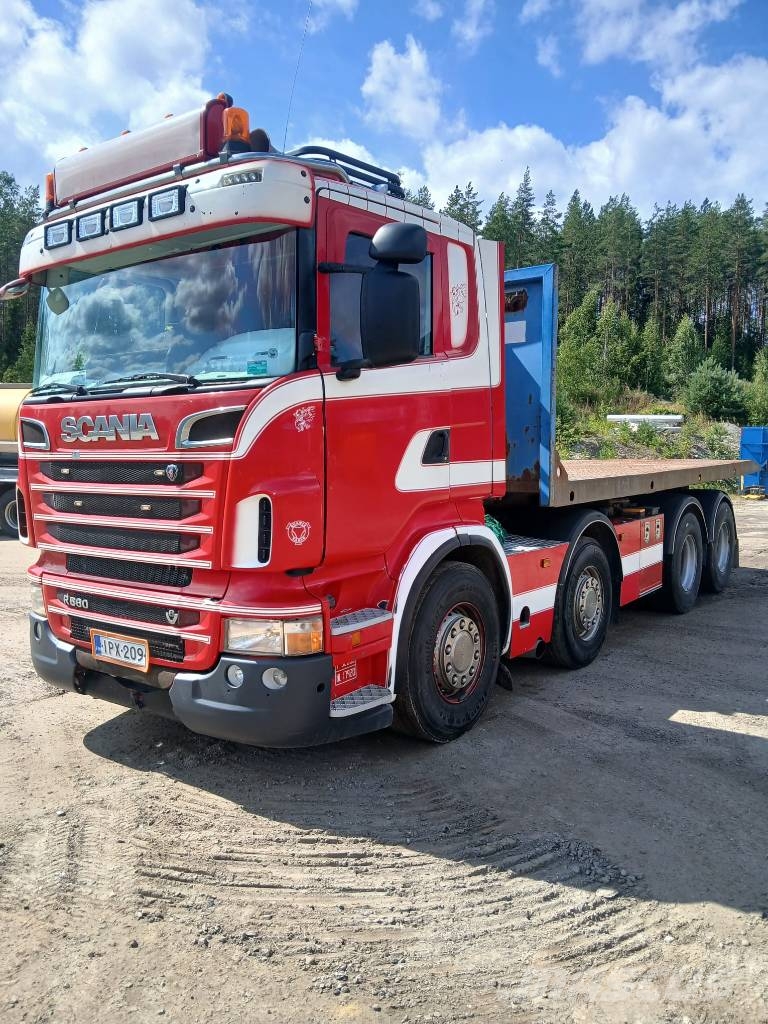 Scania R 560 Rol kiper kamioni sa kukom za podizanje tereta