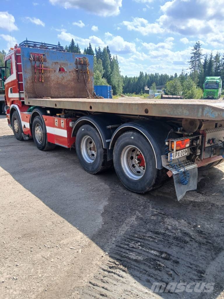 Scania R 560 Rol kiper kamioni sa kukom za podizanje tereta