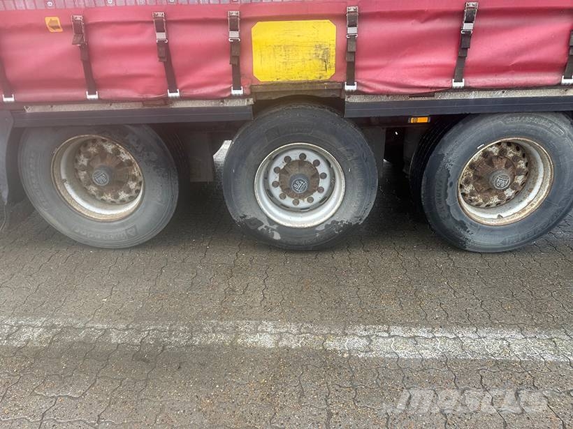 Krone Curtainsider / Planenauflieger Semirremolques de caja de lona
