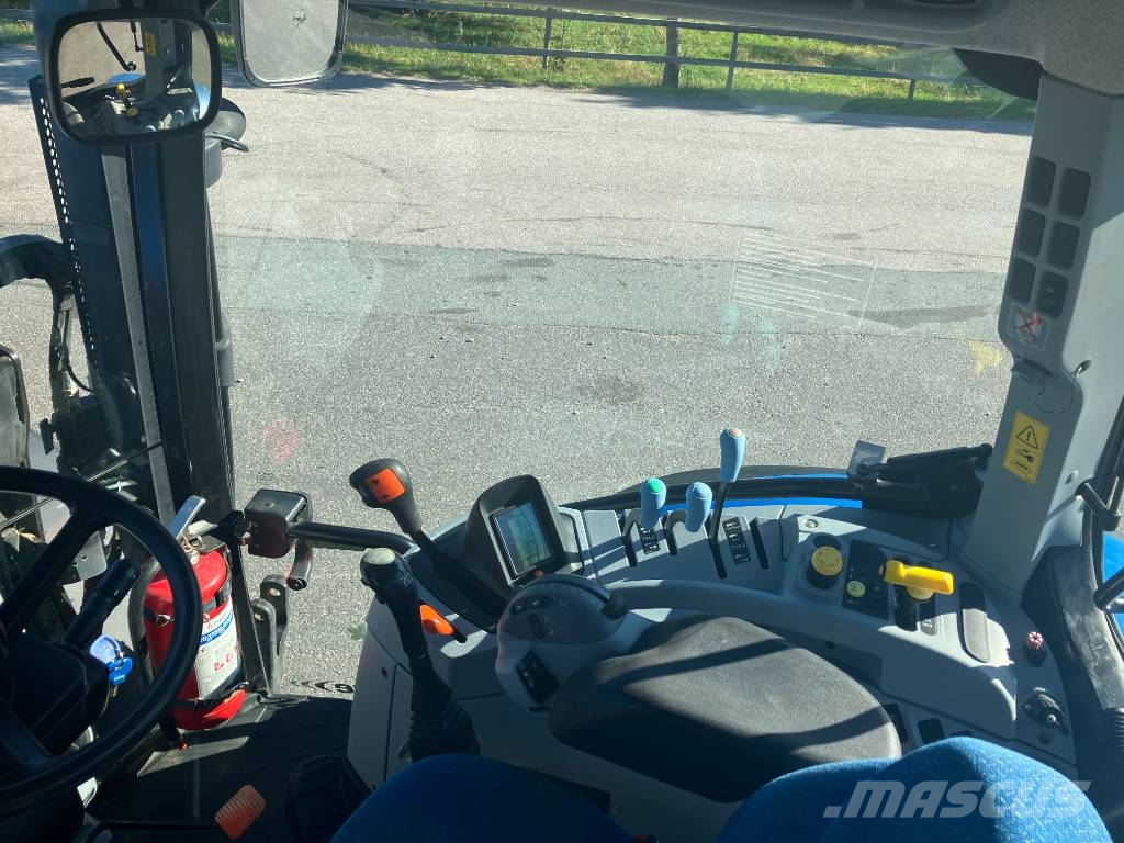 New Holland T 6040 Tractors