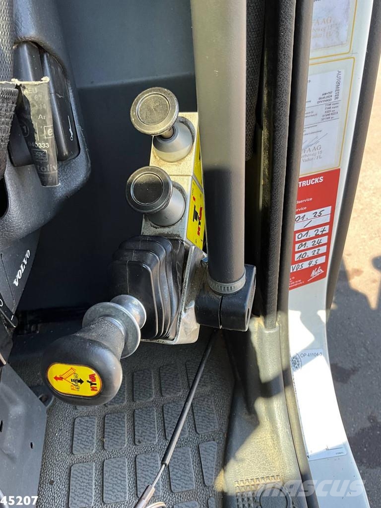 Volvo FH 500 8x4 Effer 65 Tonmeter laadkraan + Fly-Jib Kiper tovornjaki