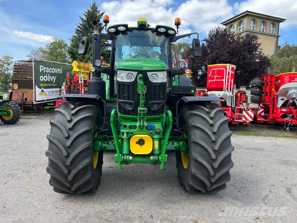 John Deere 6M 220 Tractores