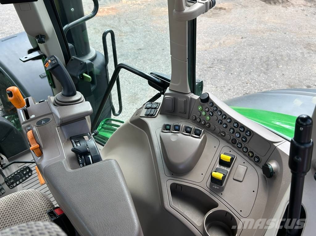 John Deere 6M 220 Tractores