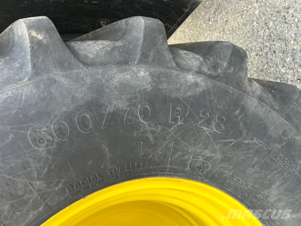 John Deere 6M 220 Tractores